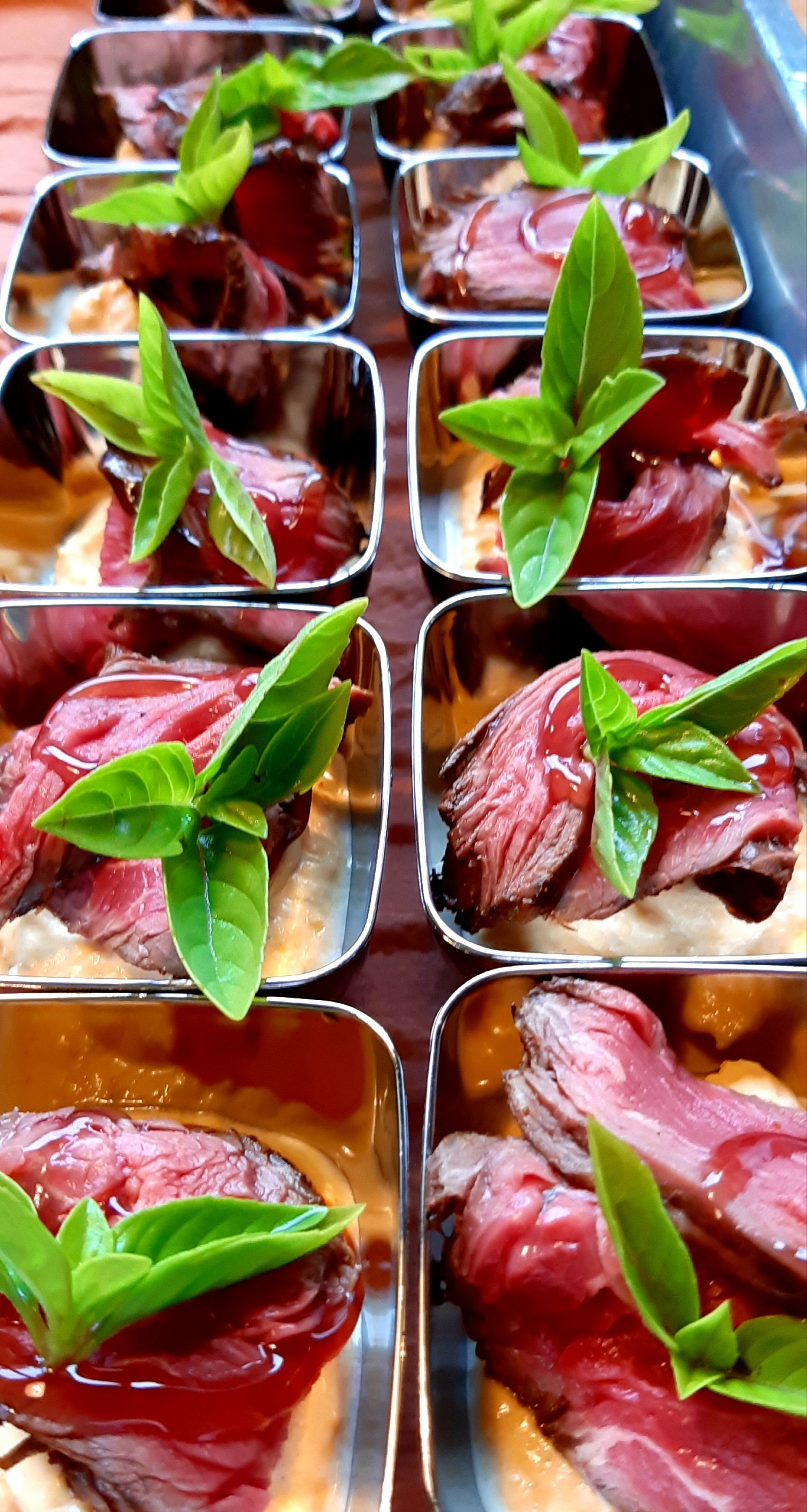 Plats de viande avec de la purée