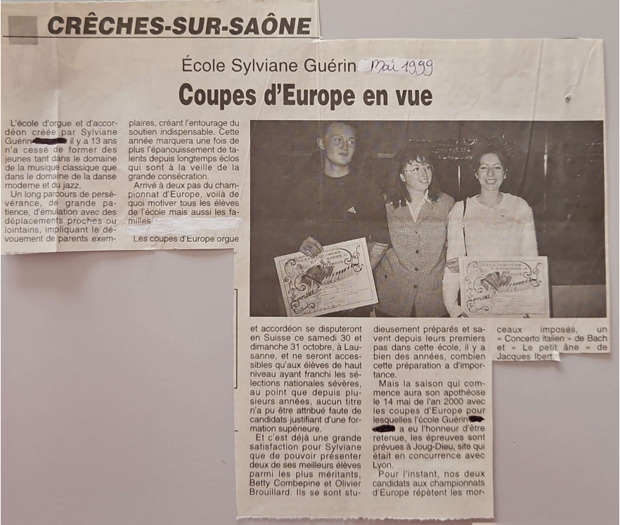 Extrait de journal : article sur des étudiants se préparant à des compétitions européennes ; trois personnes souriantes