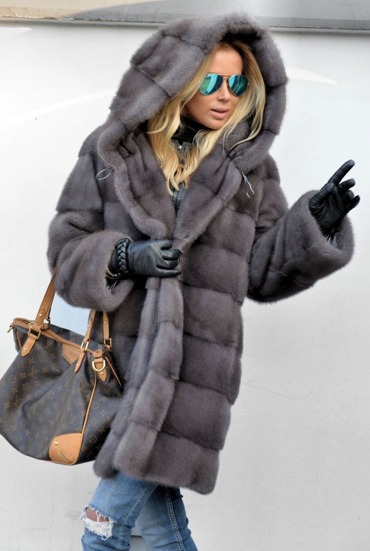 Veste vison blue Iris avec capuche - SR Furs Diffusion Ltd