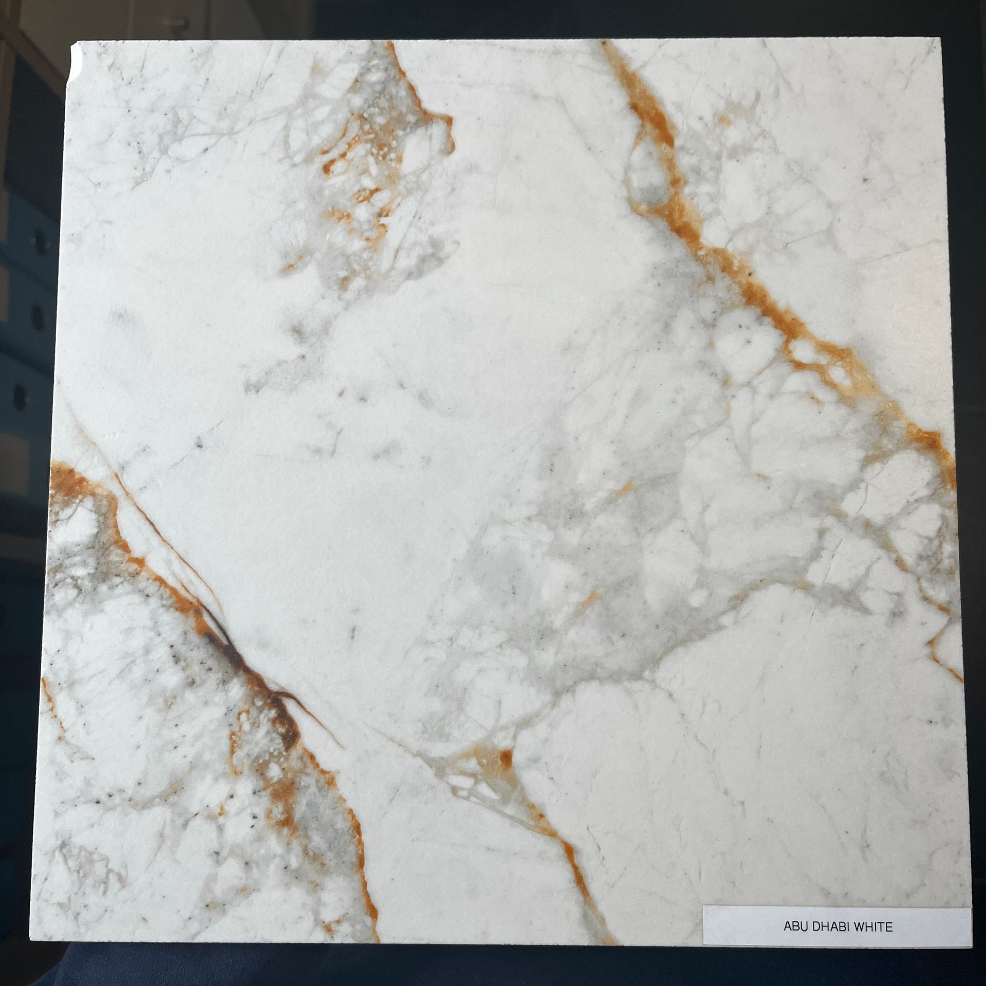 Dalle Abu Dhabi White nature