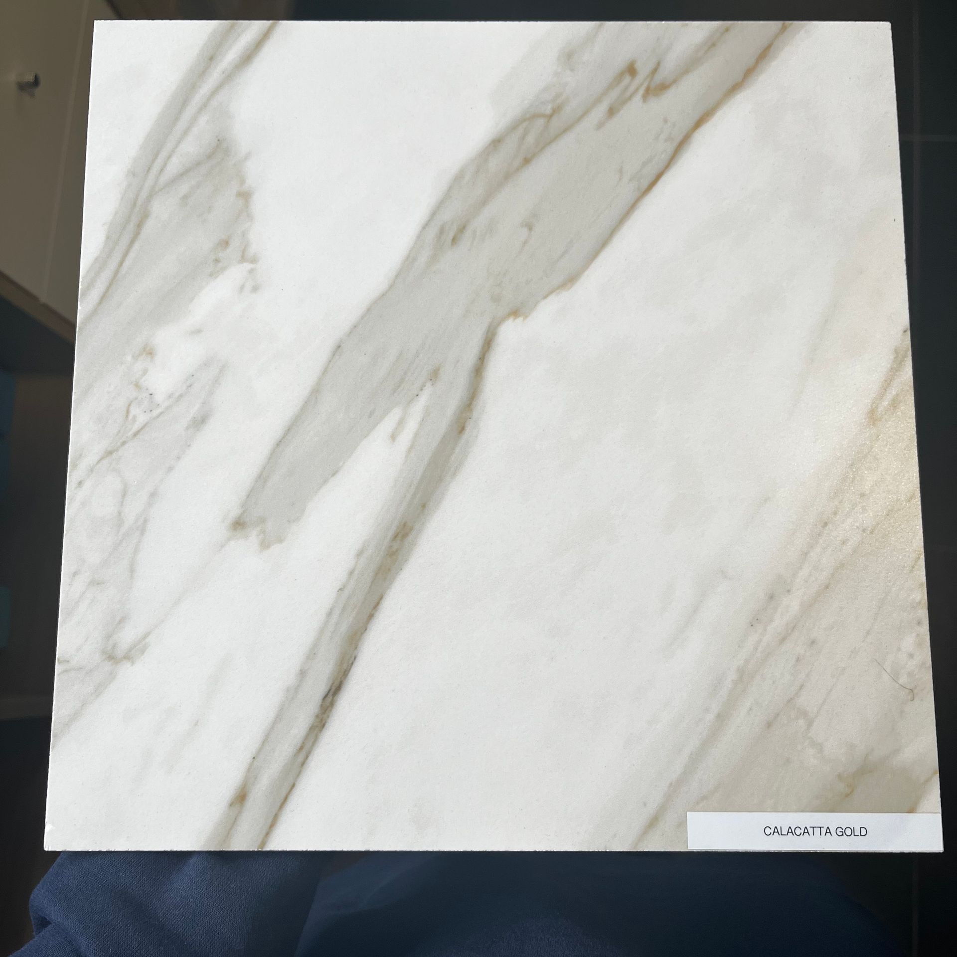 Dalle céramique Calacatta Gold silk