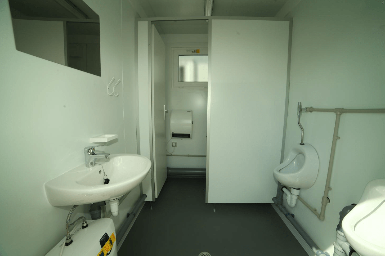 Bungalow sanitaire urinoirs