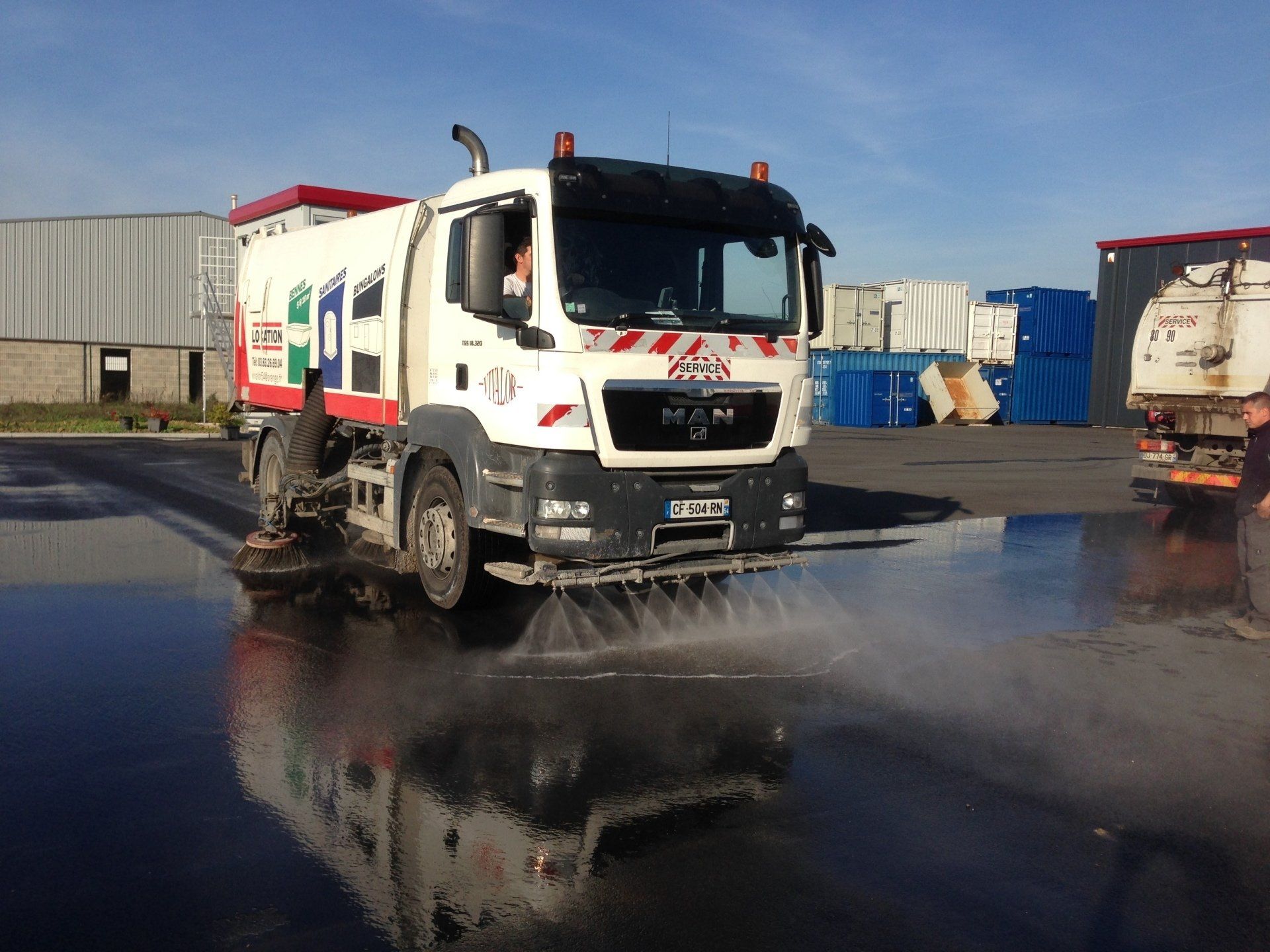 Balayeuse/laveuse industrielle