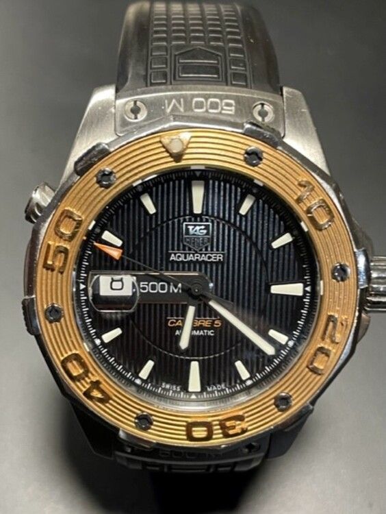 Un reloj que dice 500m en la esfera.