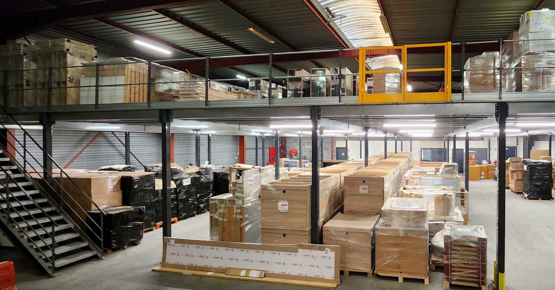 Triple poids lourd en stationnement