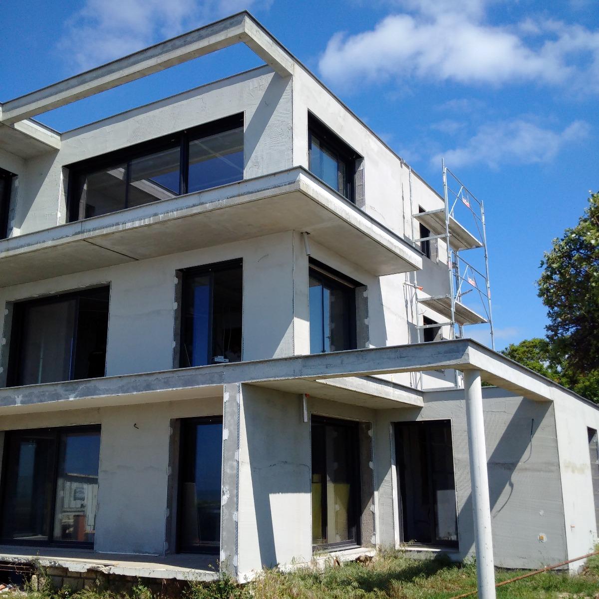 SCI La Tourette transformation