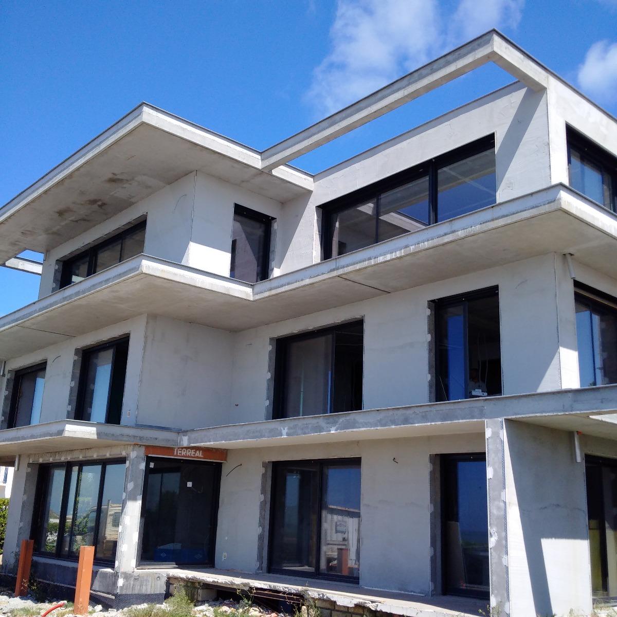 SCI La Tourette transformation