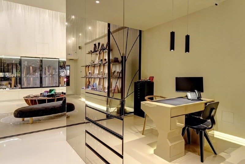 Επιπλώσεις Καταστημάτων
