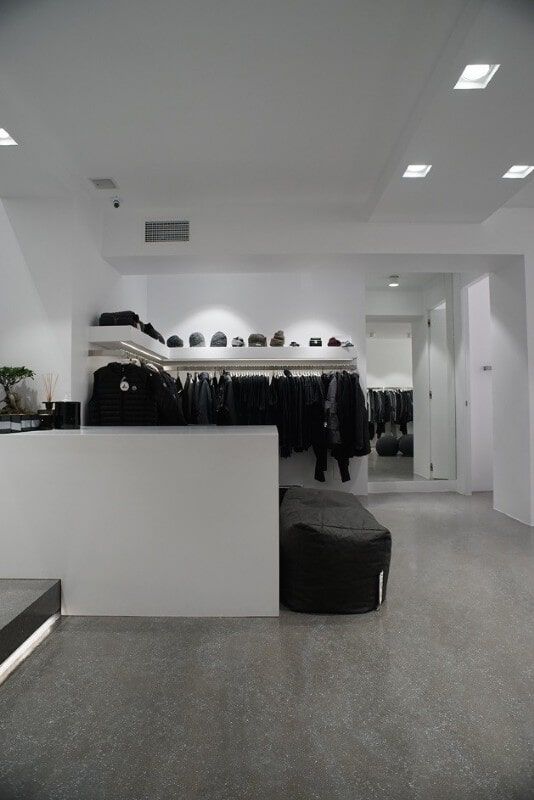 Επιπλώσεις Καταστημάτων
