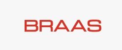 Das Wort „BRAAS“ in roter, serifenloser Schrift auf weißem Hintergrund.