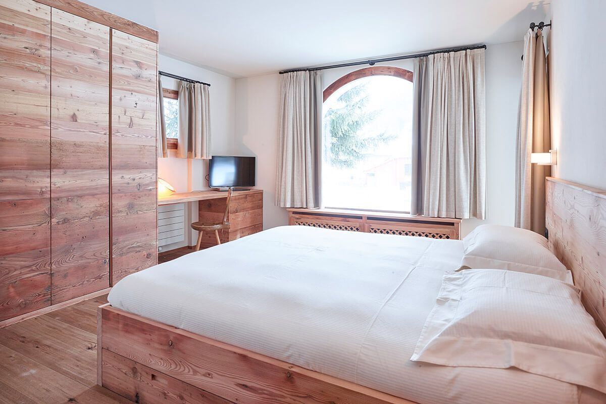 arredi in legno per la camera da letto - Bruno Clalüna