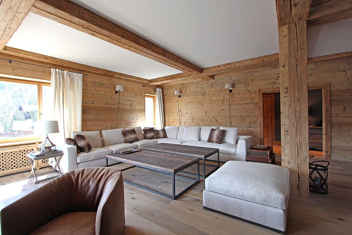 sala con arredamenti in legno - Bruno Clalüna