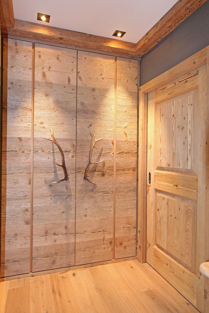 porta e mobile in legno - Bruno Clalüna