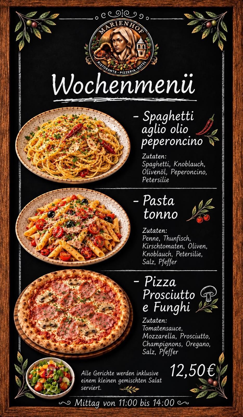Handgeschriebene Speisekarte mit drei Pasta- und Pizzagerichten, eingefasst in dunklem Holz