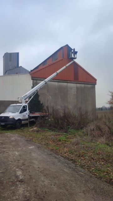 Nacelle sur le côté d'un toit