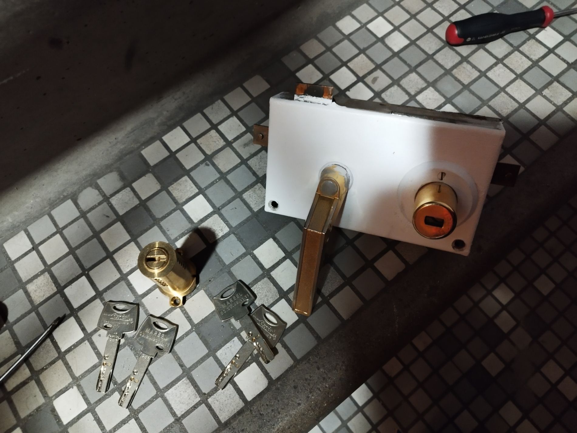 Serrure décomposée