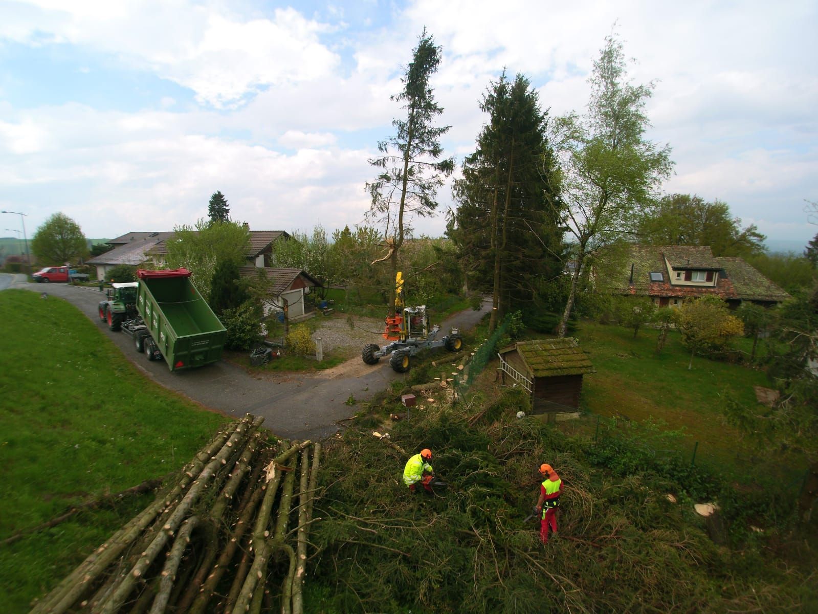 Frédéric Staehli Services Sàrl - Terrassement du Gros-de-Vaud SA - location de machines - pelle araignée – tracteur - porteur