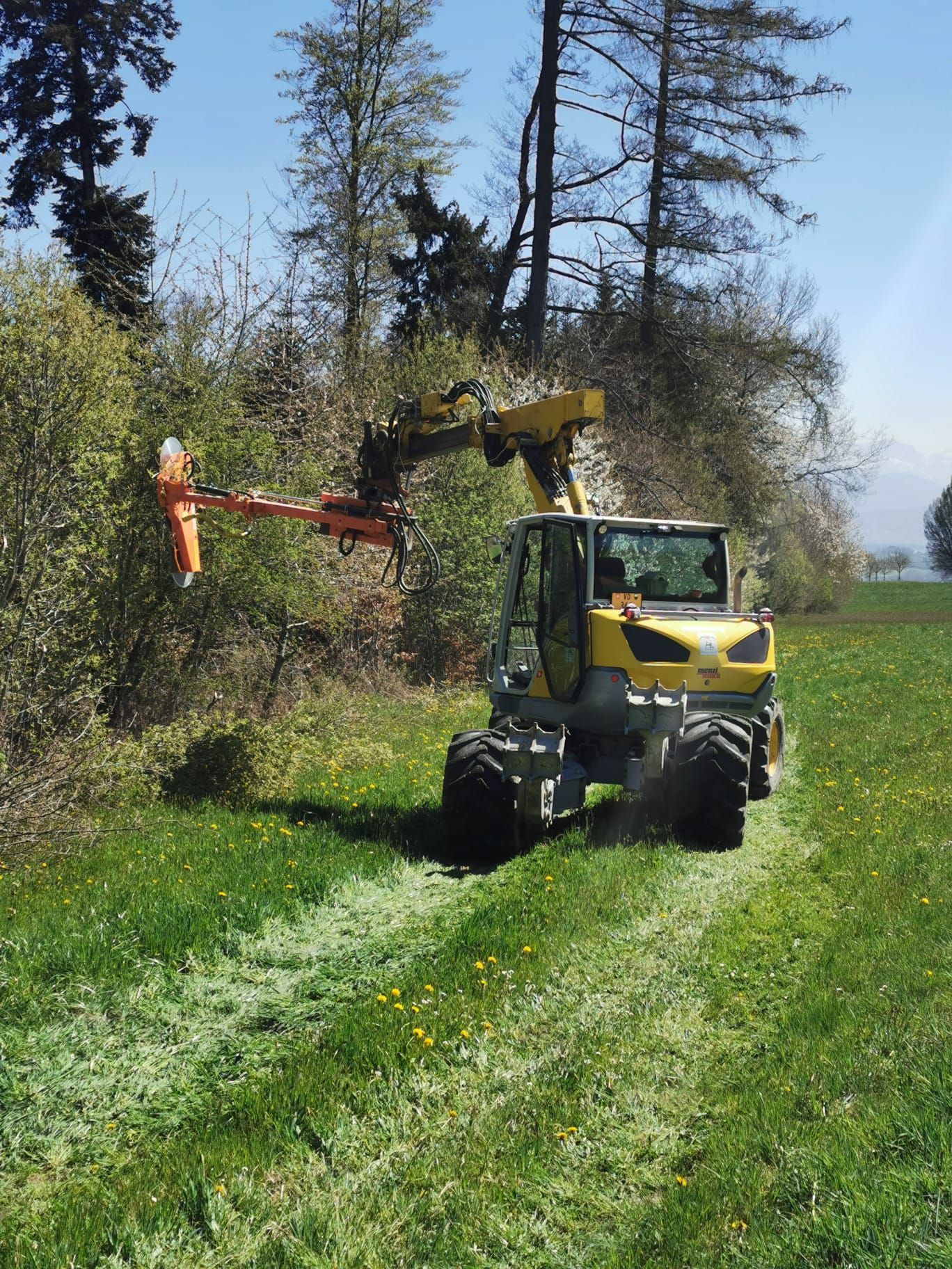 Frédéric Staehli Services Sàrl - Terrassement du Gros-de-Vaud SA - location de machines - pelle araignée – tracteur - porteur