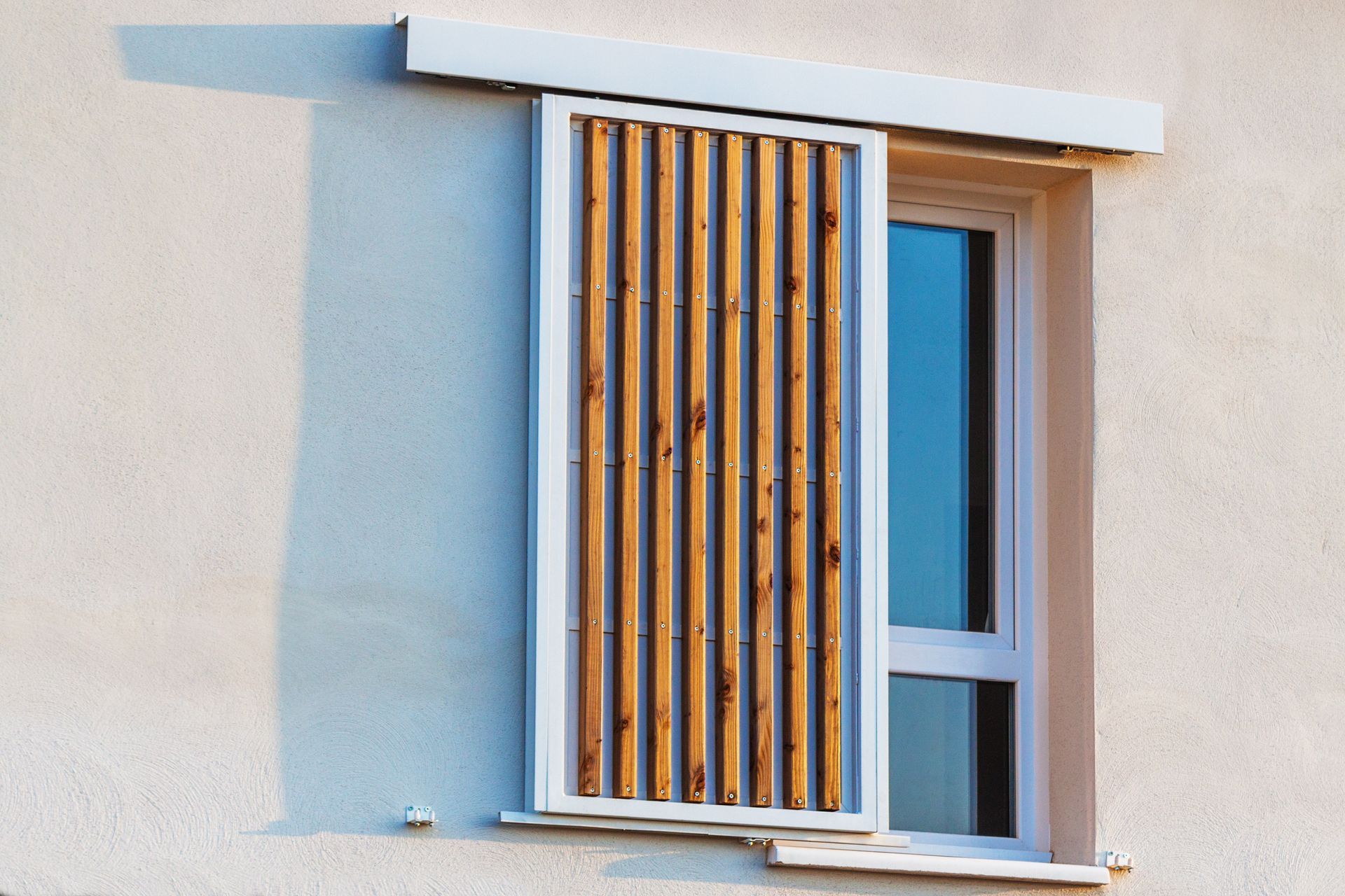 Un volet coulissant.