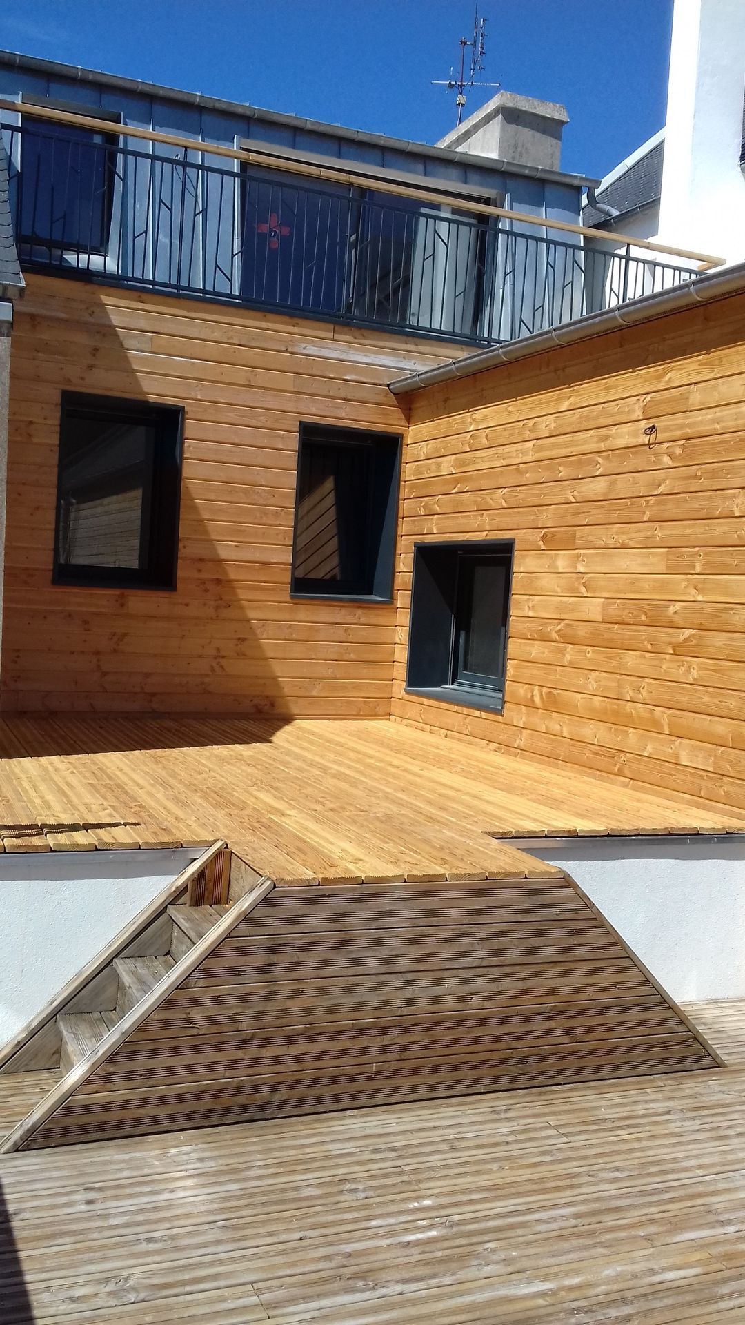 Rénovation de maison - terrasse en bois à Lannilis