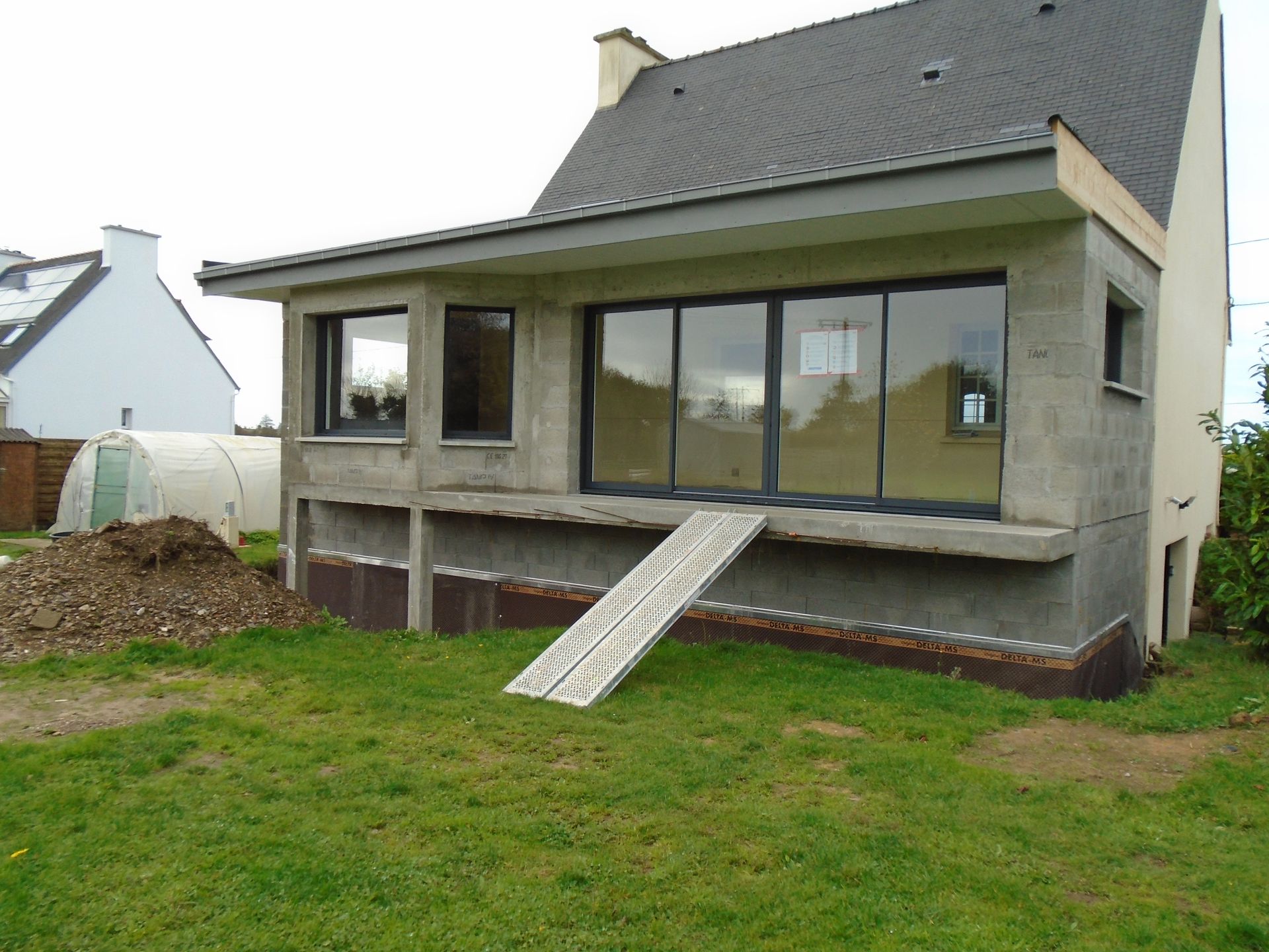 Travaux d'extension de maison Bourg-Blanc - pendant