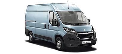 Fourgonnette Peugeot Boxer bleu clair sur fond blanc.