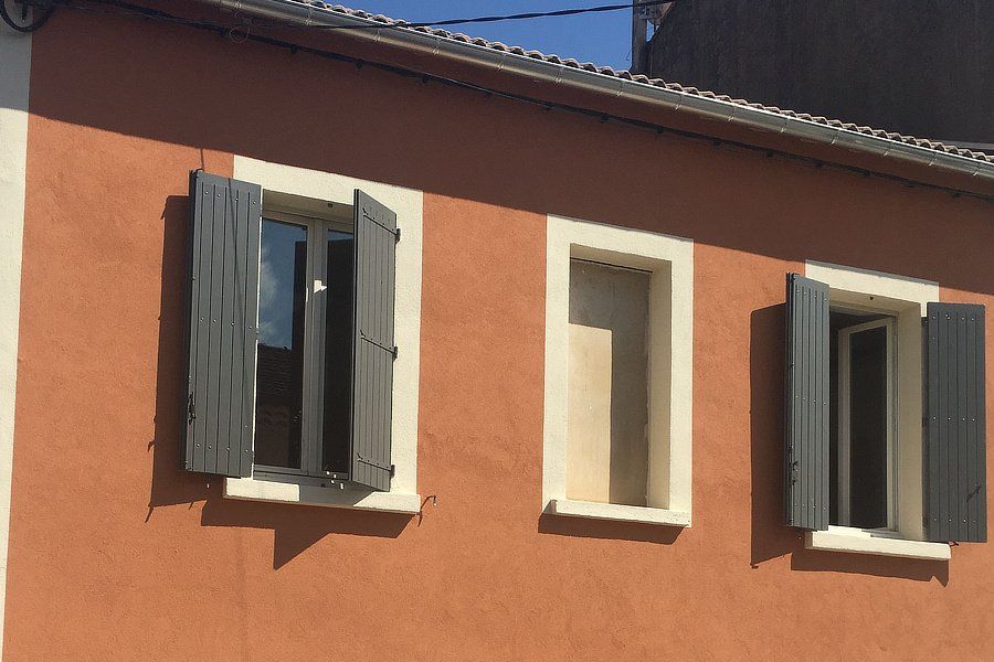 Revêtement de façade orange