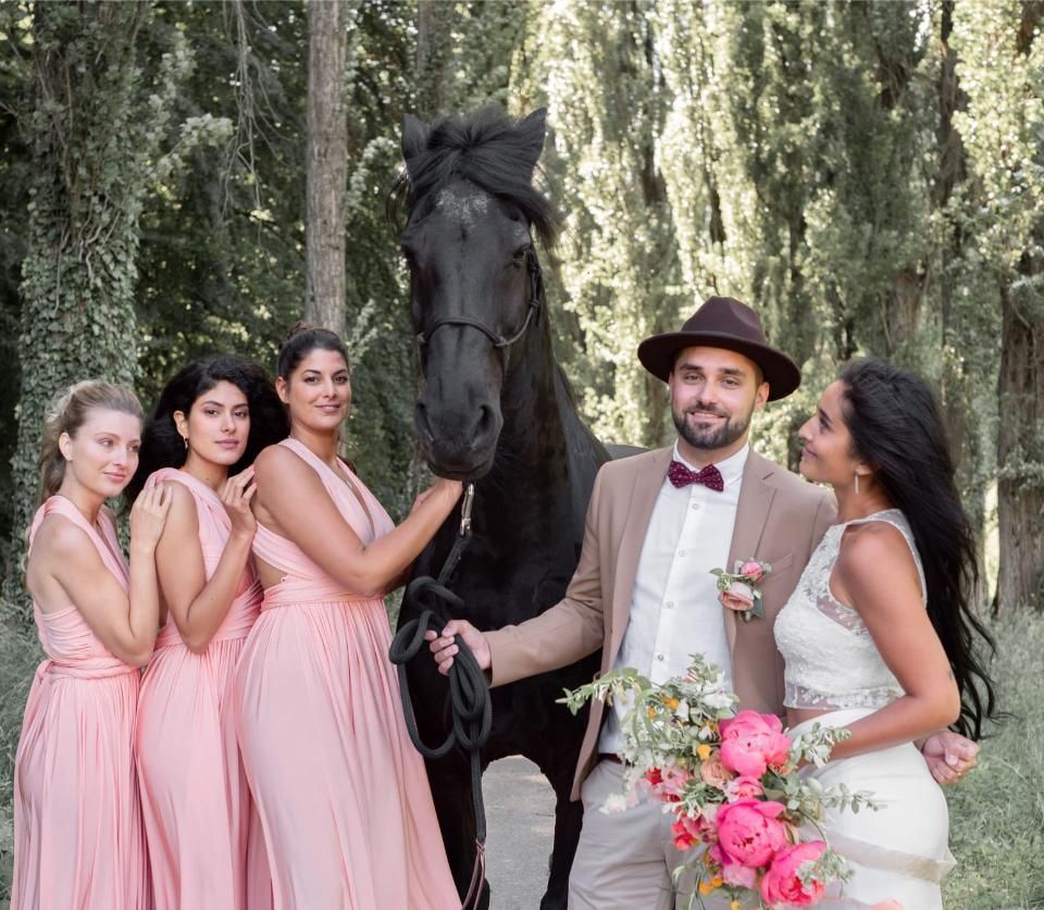 couple et invités lors d'un mariage