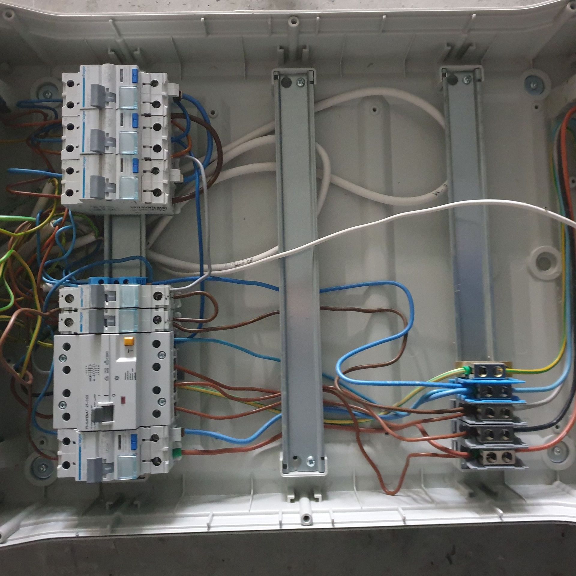 AA Elec-contrôle Sàrl - Ecublens