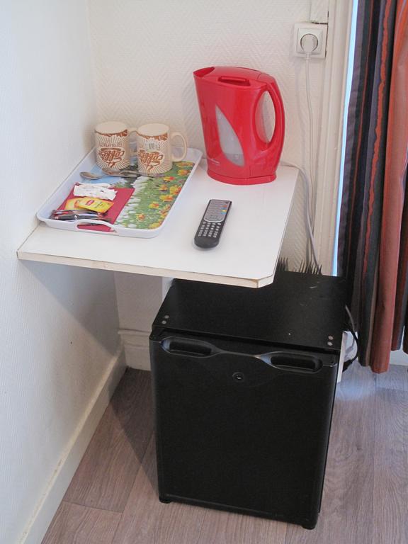 Bouilloire et mini frigo
