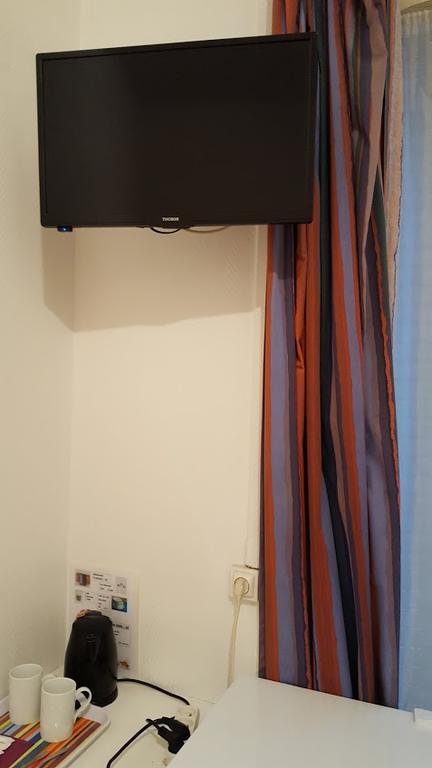 Chambre avec télévision