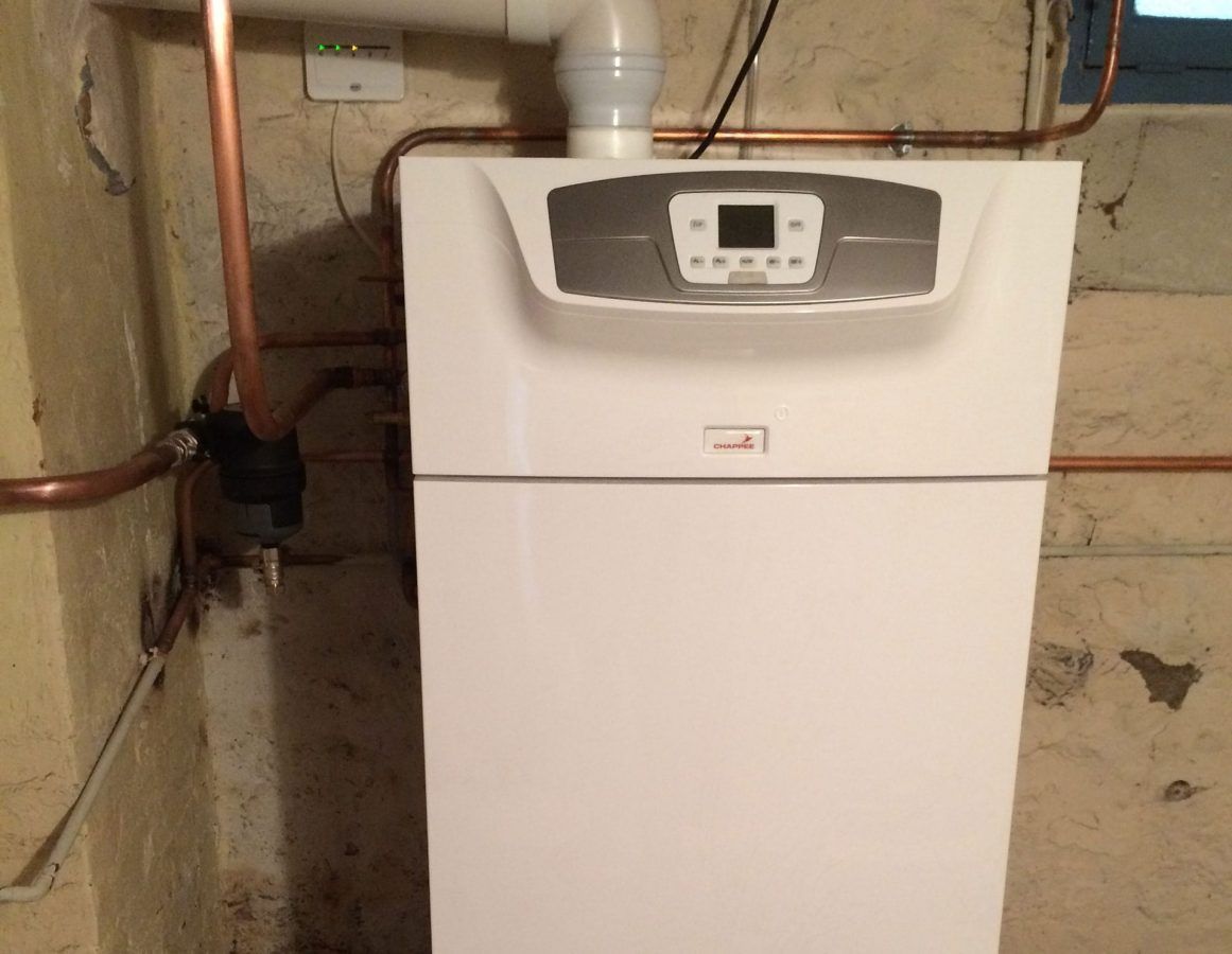 Une chaudière au fioul installée.