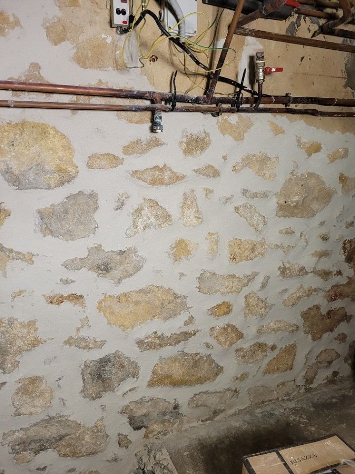 Murs en vieille pierre