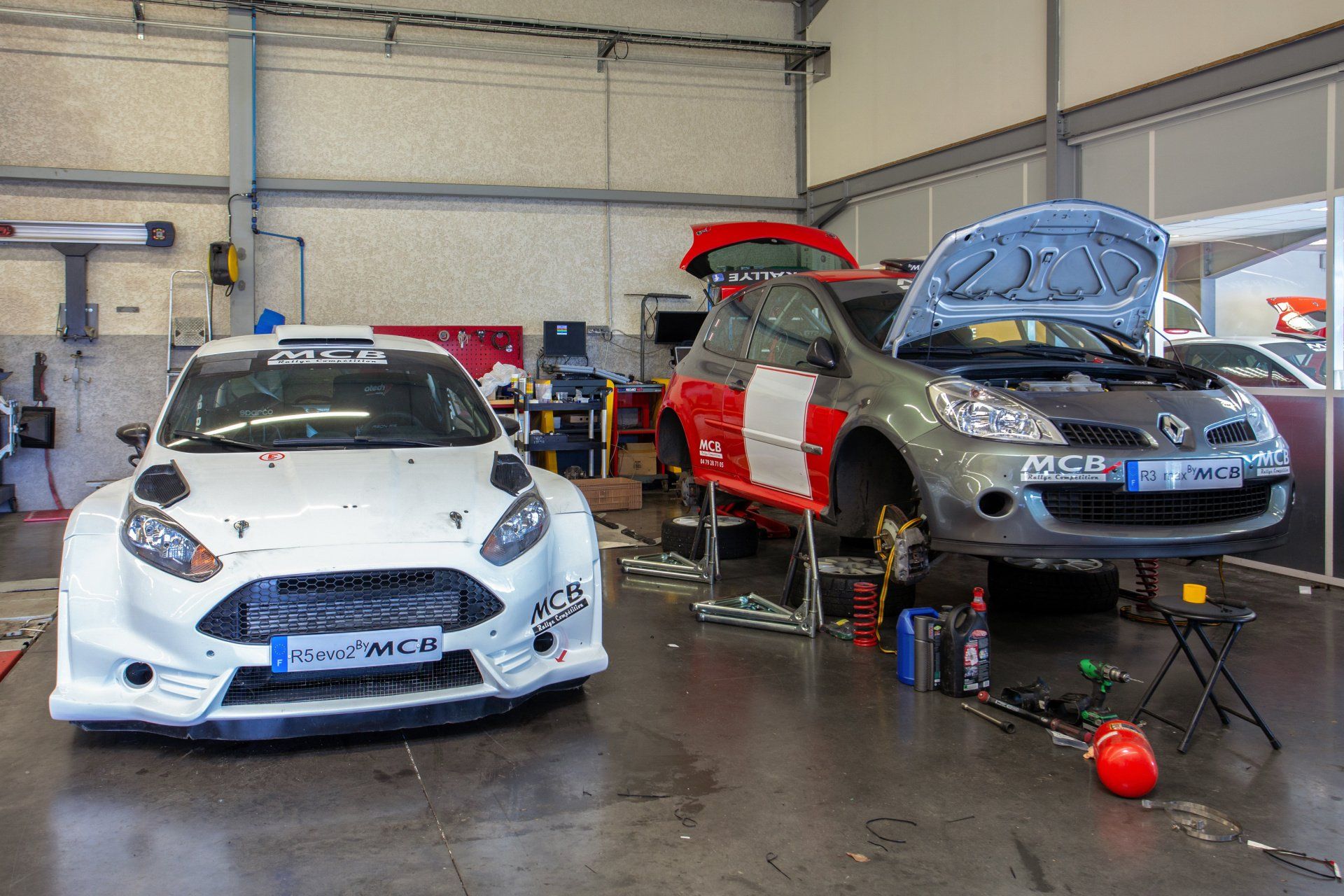 FORD FIESTA R5 ET CLIO R3 DE COURSE