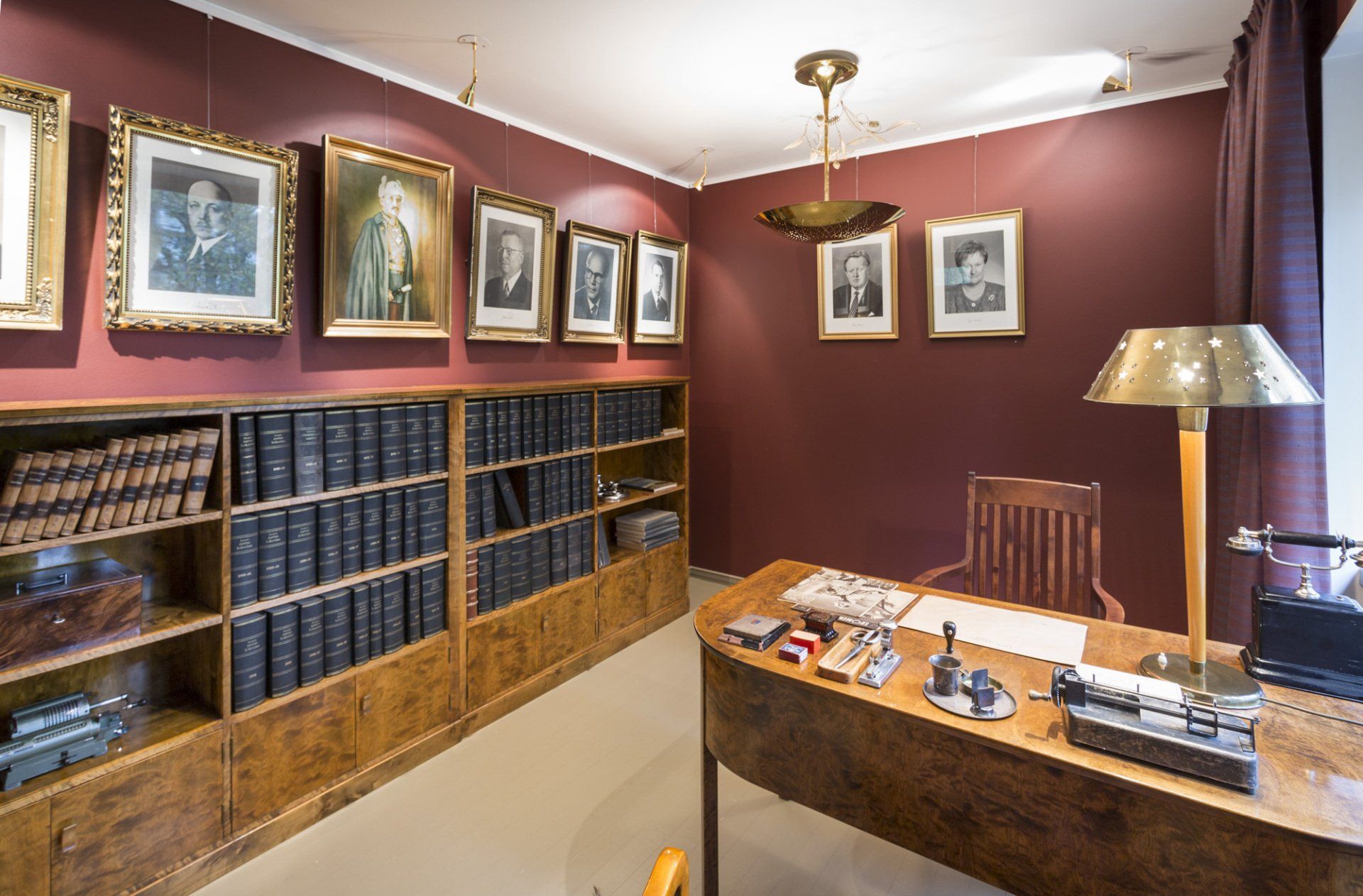 Lapin aluehallintoviraston edustustilat. Arvokas vanha toimisto.