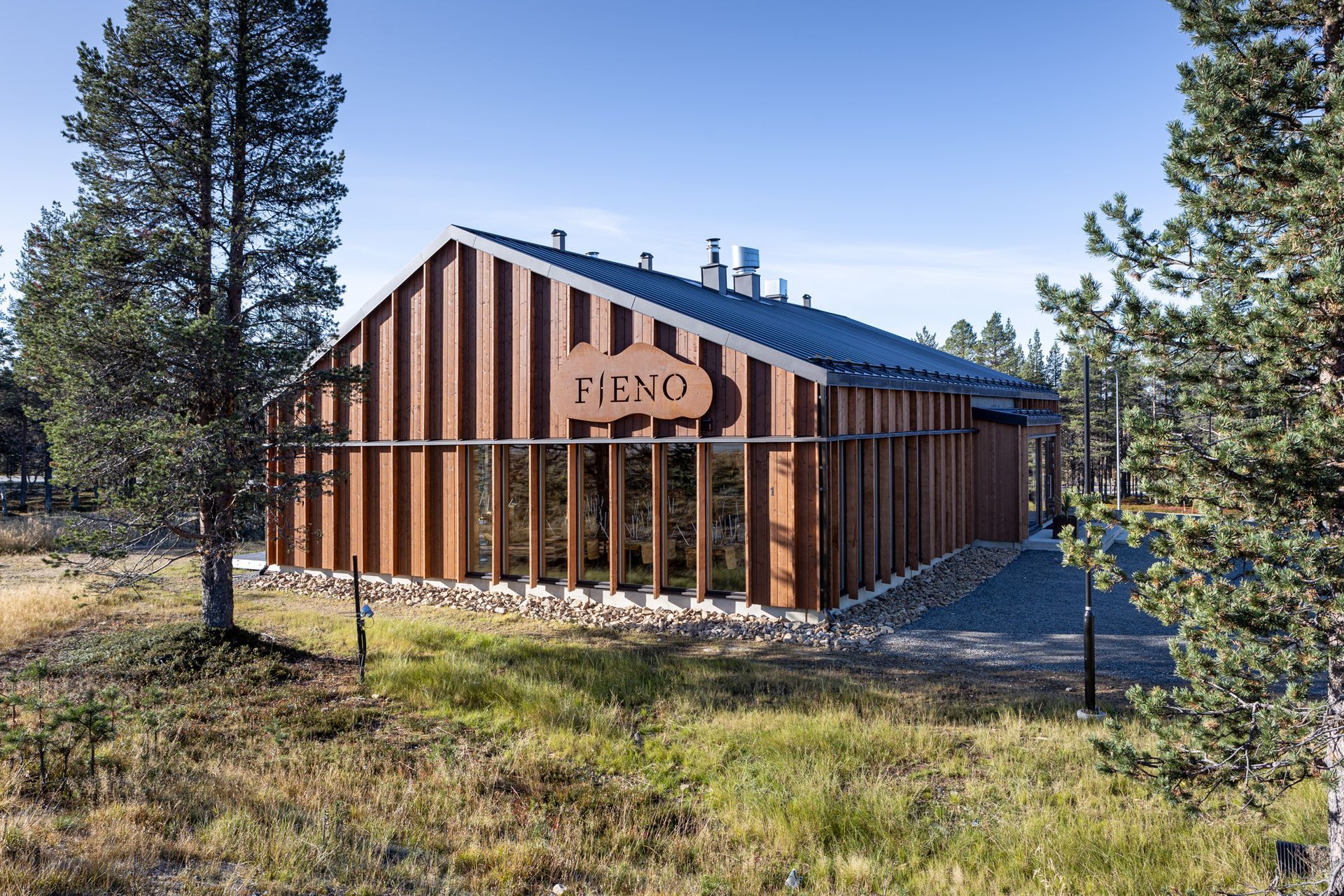 Puuarkkitehtuuri - uudisrakennus Saariselällä. 