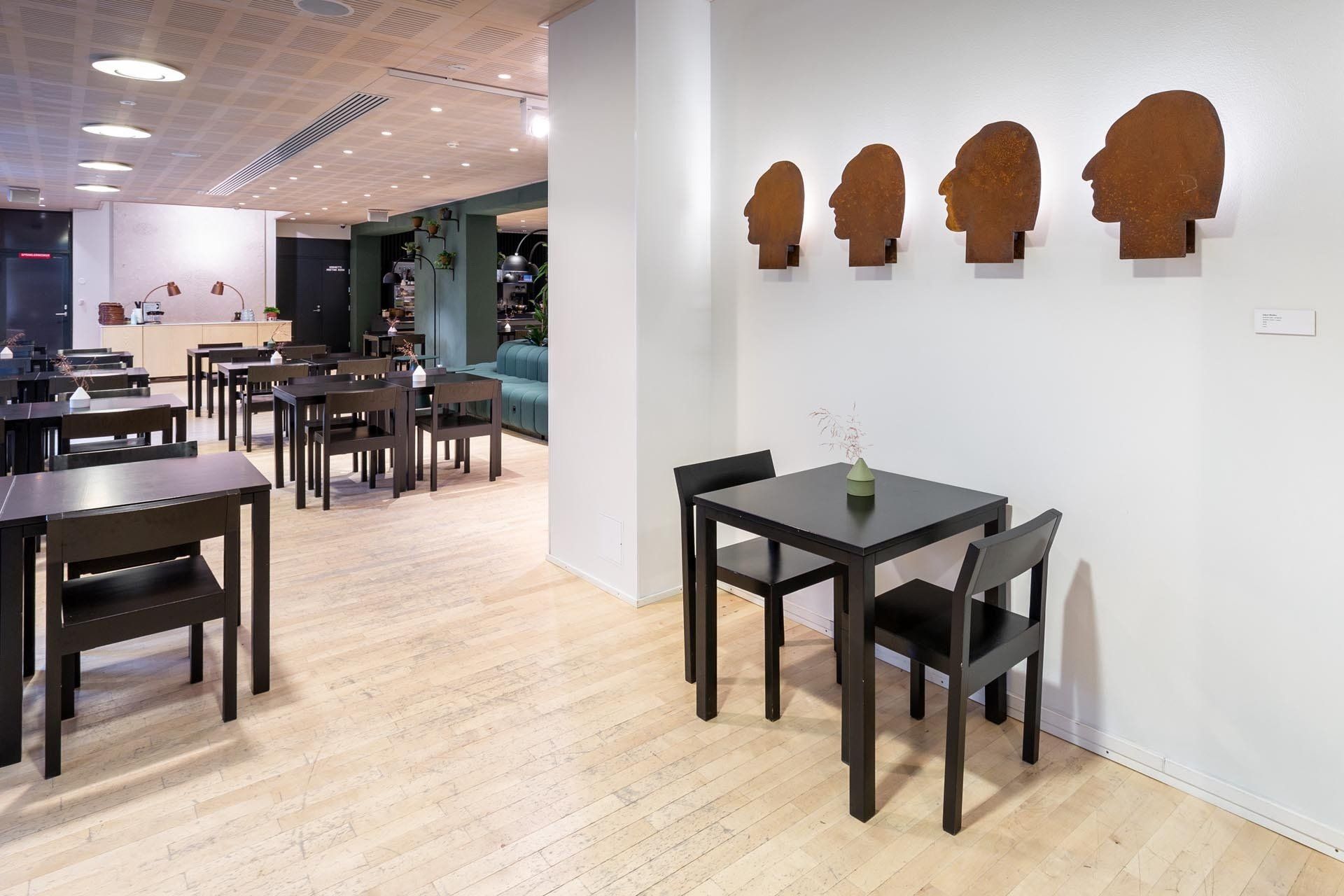 Kulttuuritalon ravintola Lapissa. 