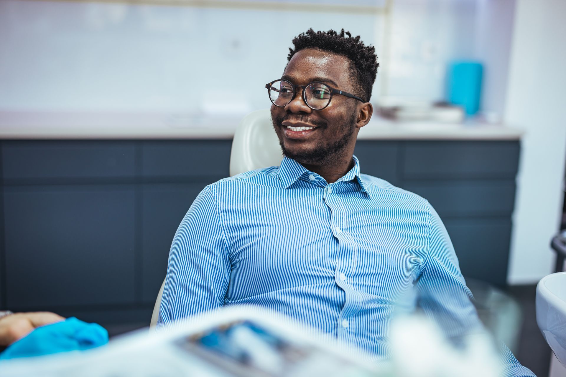 Un patient qui a le sourire