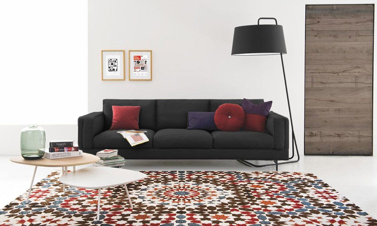 Canapé 3 places en tissu avec tapis multicolore