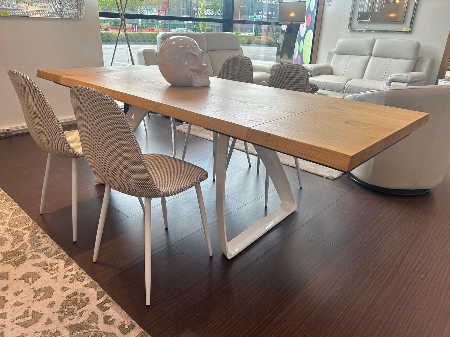 Table repas en bois et en fer blanc