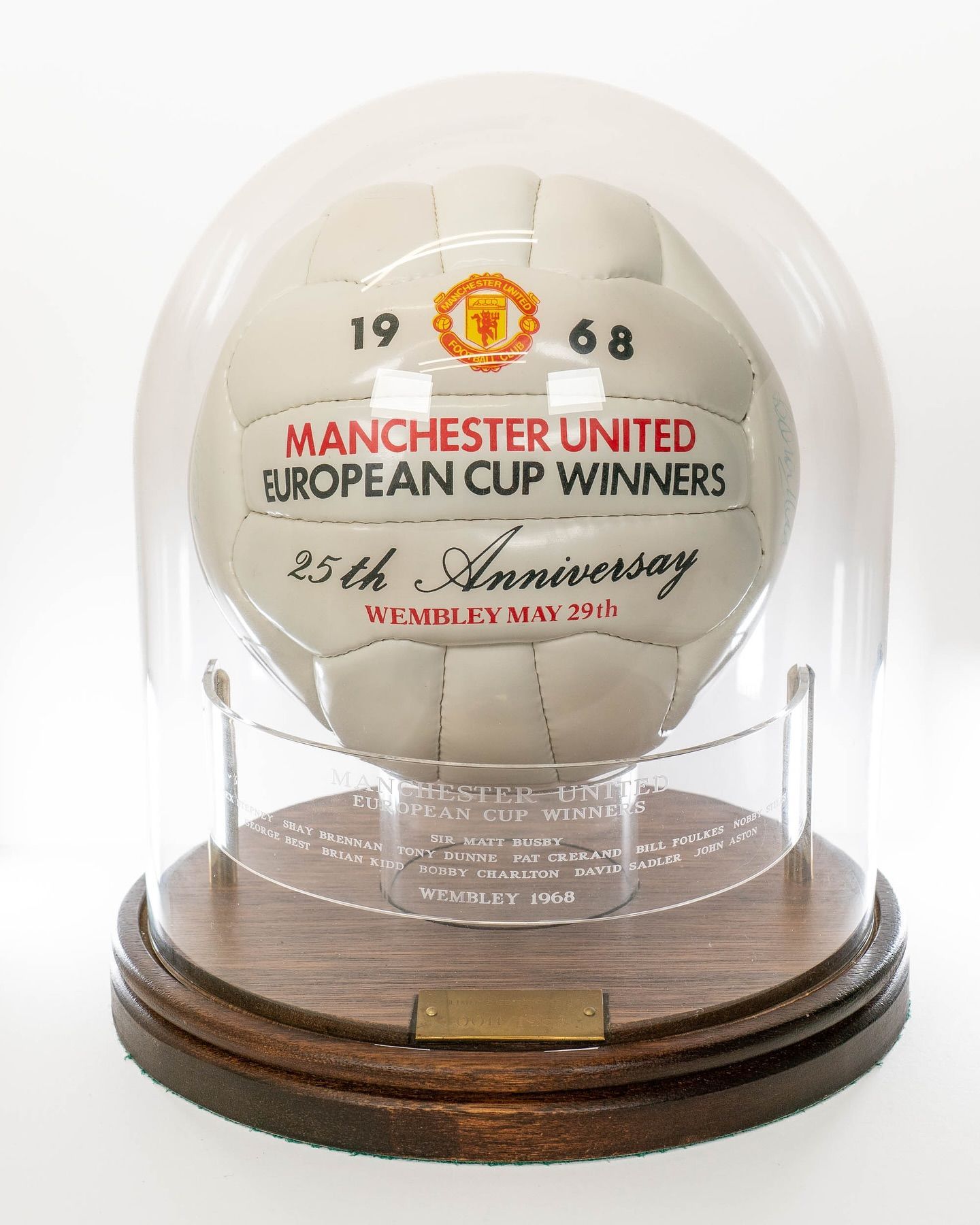 Manchester United signed 1968 European Cup Winners 25th Anniversary Commemorative Ball