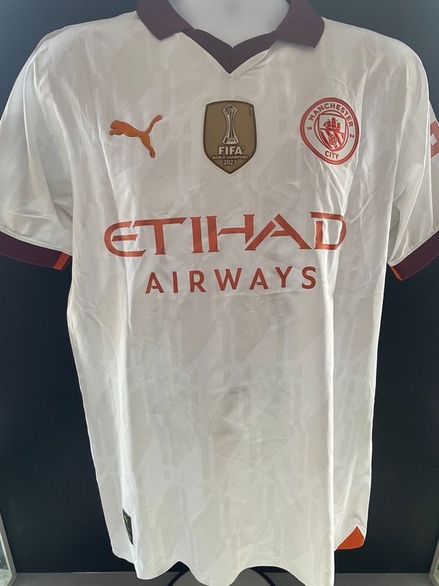 Manchester City signe un contrat à 70 millions de dollars avec la Manchester City signe un contrat à 70 millions de dollars avec la