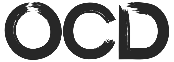 Letras negras estilizadas “OCD” sobre un fondo blanco