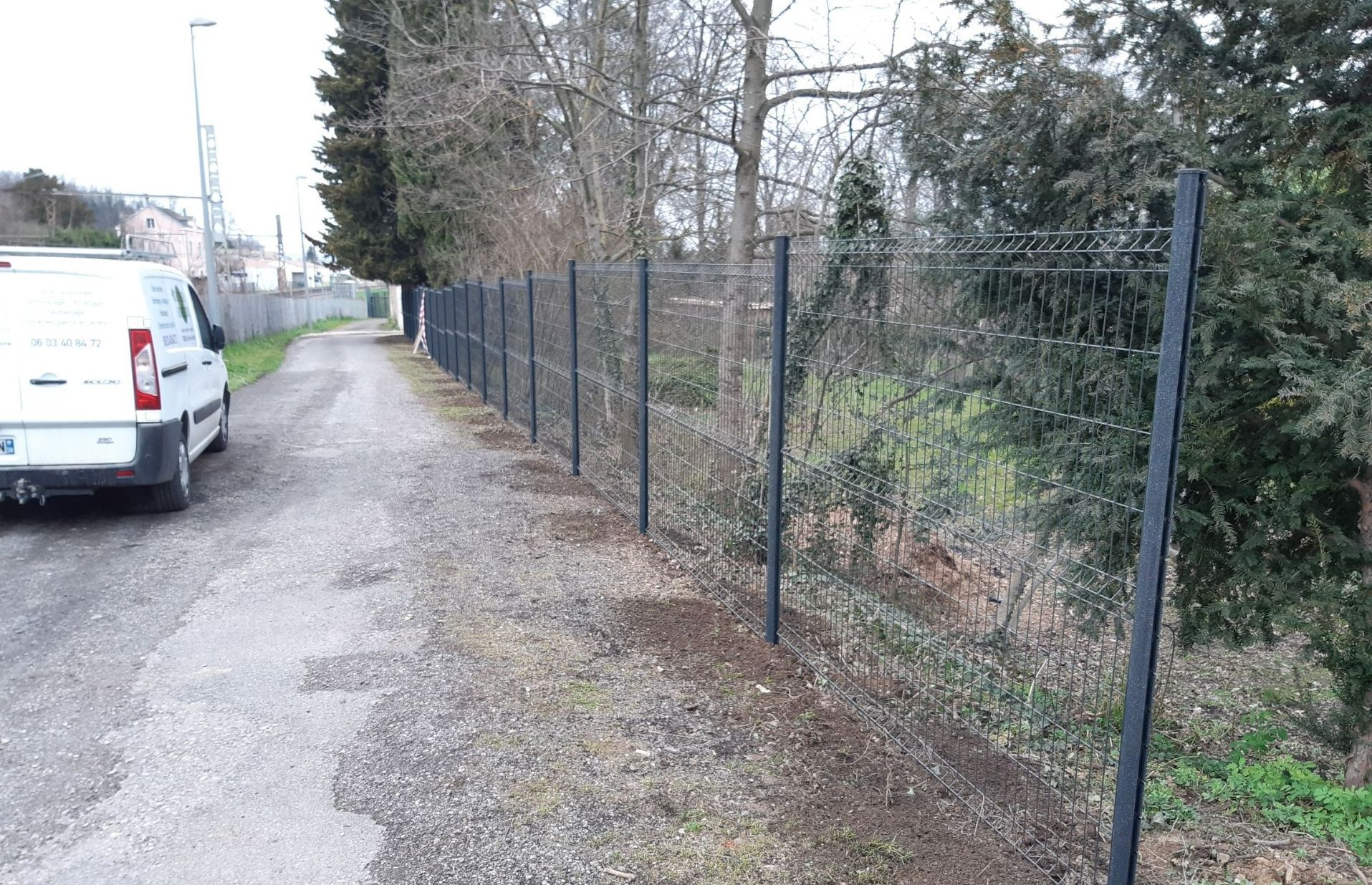 Clôture en grillage rigide