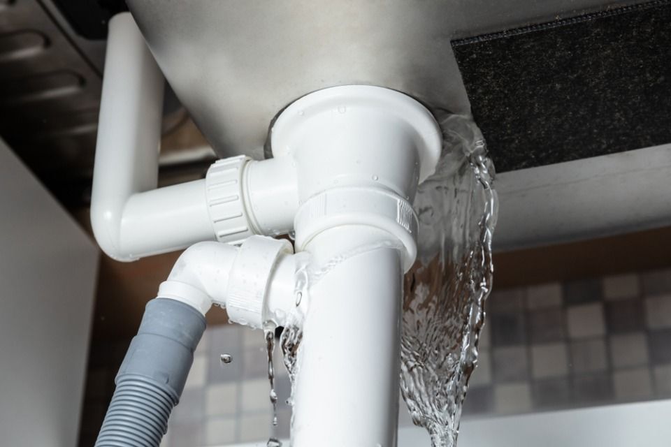 Wasserschaden an Rohren