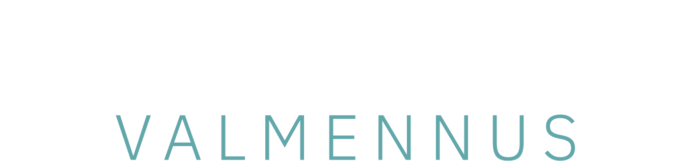 JALKAHOITOVALMENNUS-logo vaaleansinisellä tekstillä valkoisella taustalla