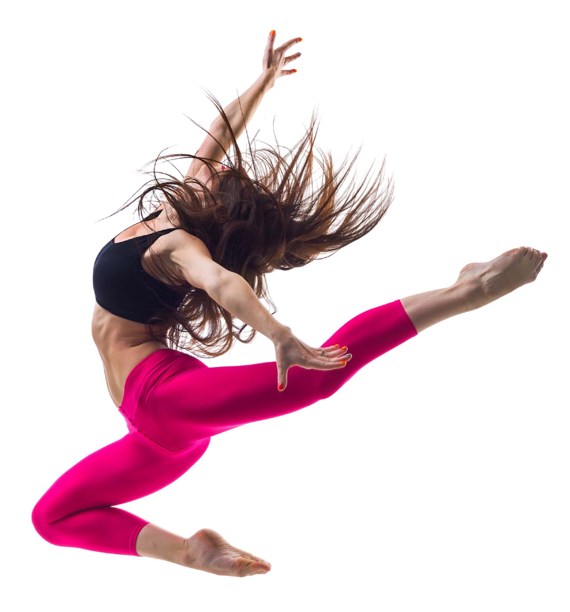 Femme sautant dans les airs, les bras tendus, portant un legging rose et un haut noir.