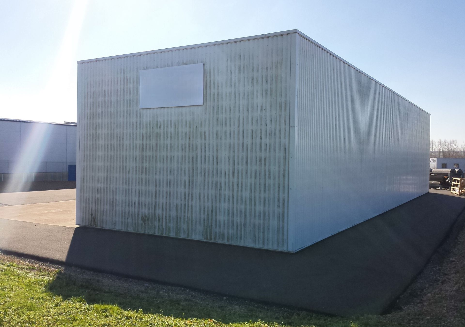 Bardage en alu avant nettoyage