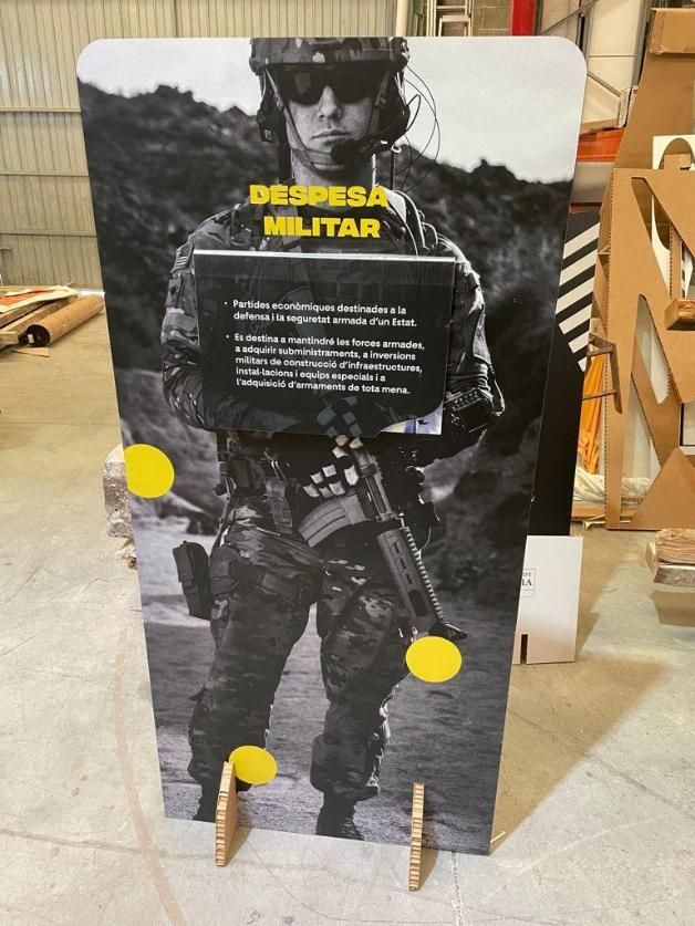 Recorte de objetivo de soldado militar con el texto 