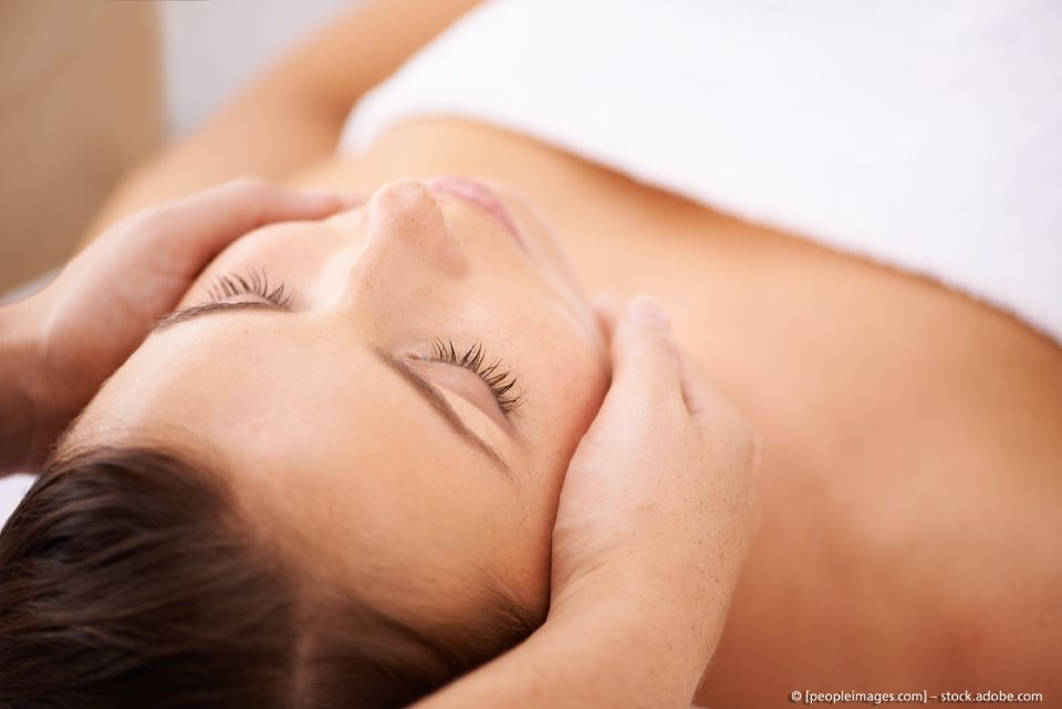 La Bella Vita - Arzt im Kittel mit geöffneten Armen